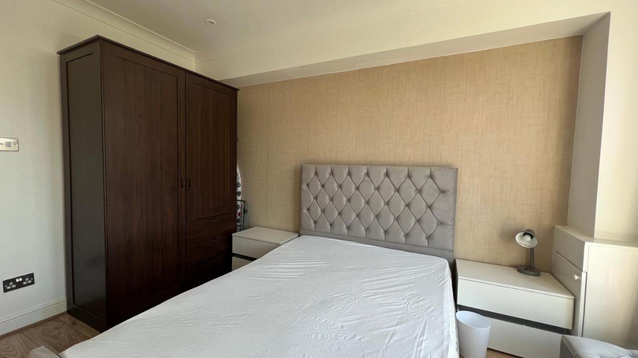 Comfy 2 Bedroom Apartments - Finchley Road, Londen Buitenkant foto