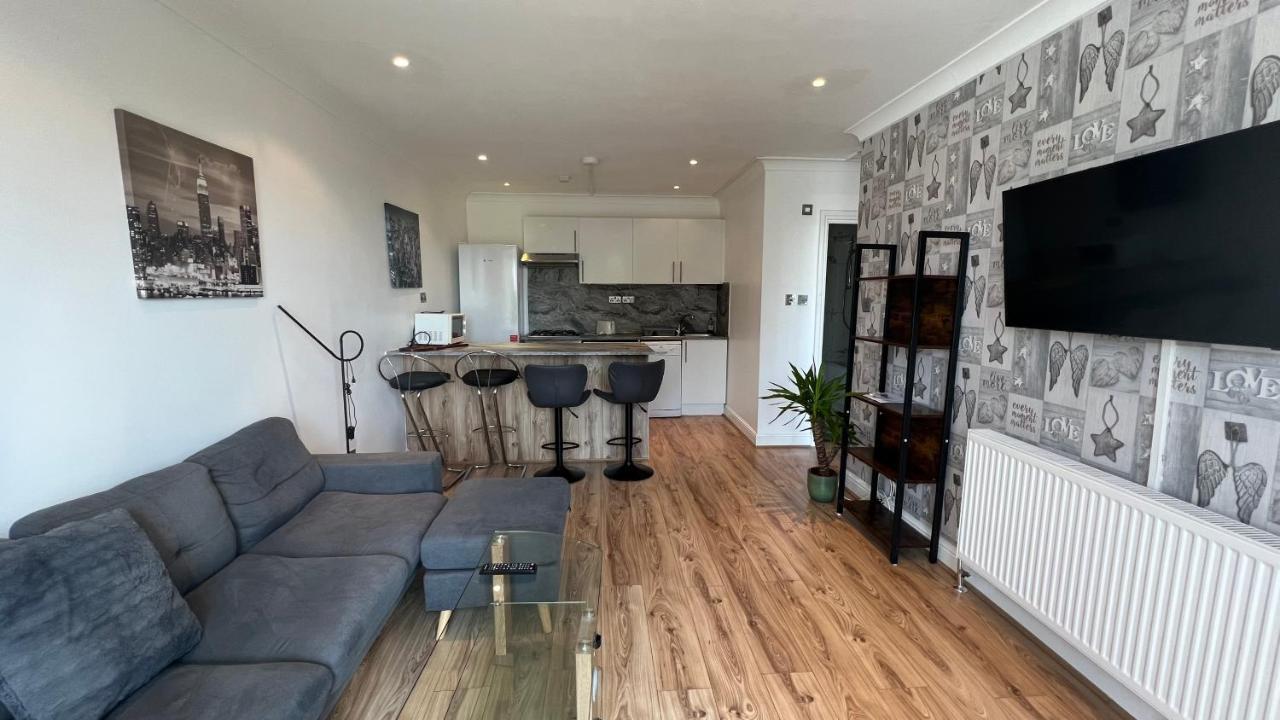 Comfy 2 Bedroom Apartments - Finchley Road, Londen Buitenkant foto