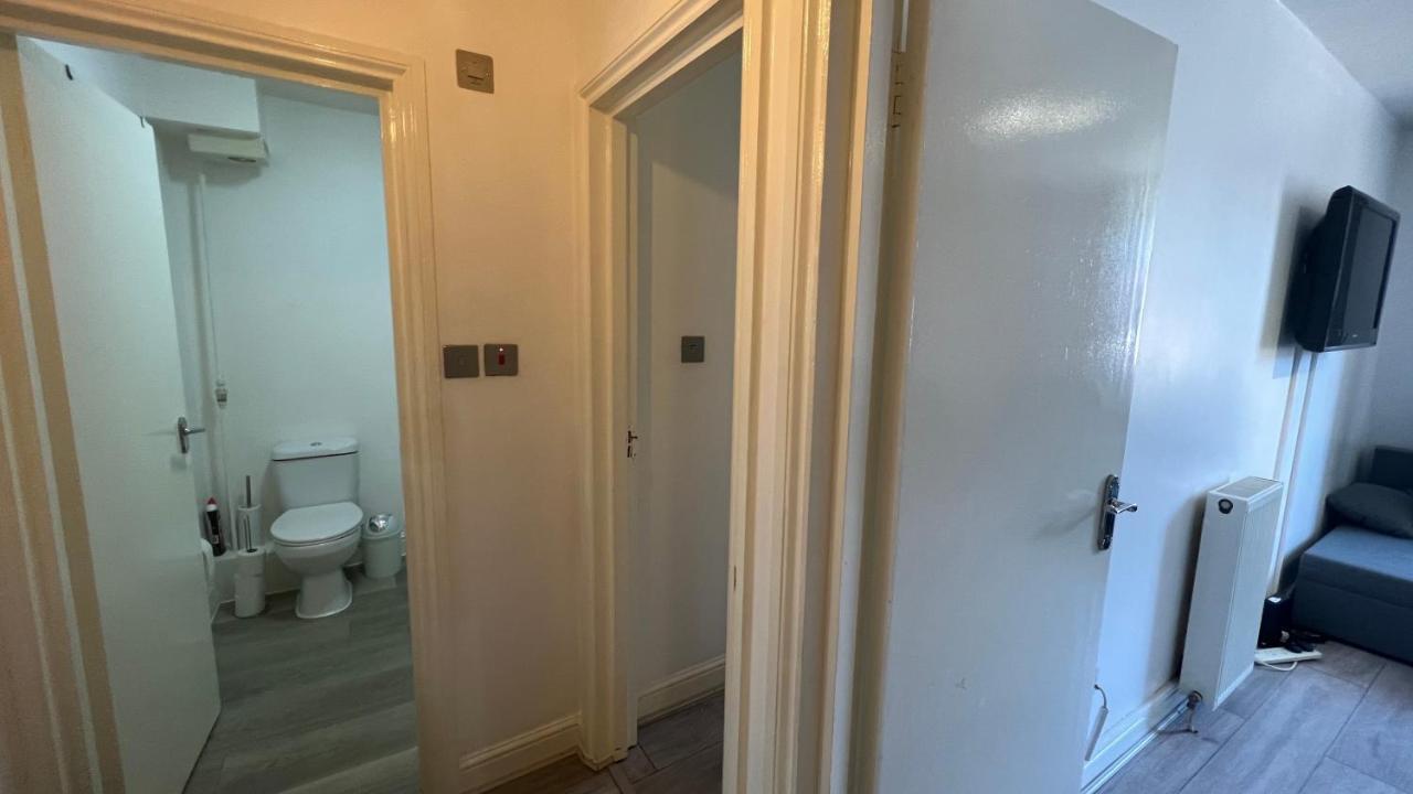 Comfy 2 Bedroom Apartments - Finchley Road, Londen Buitenkant foto
