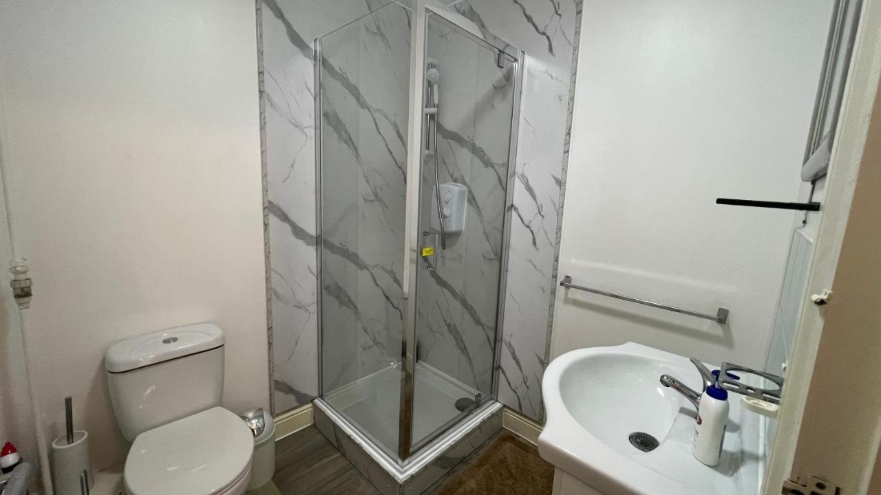 Comfy 2 Bedroom Apartments - Finchley Road, Londen Buitenkant foto