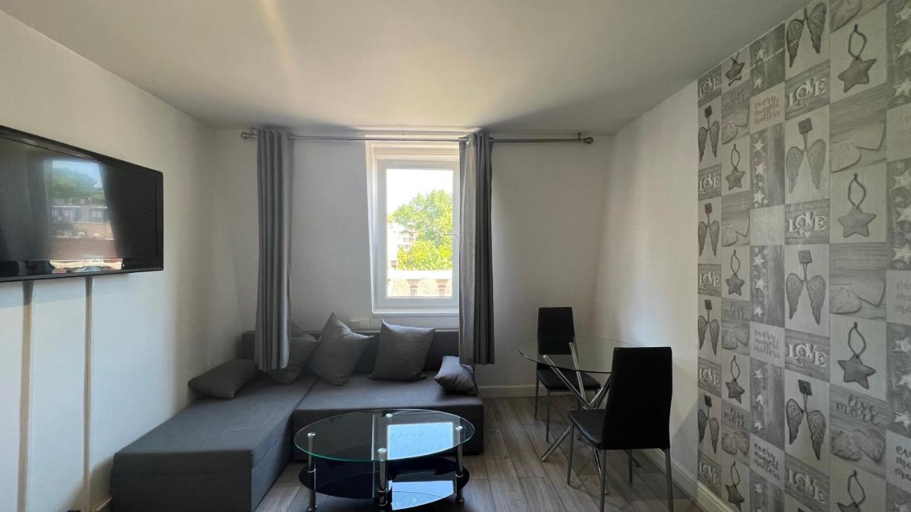 Comfy 2 Bedroom Apartments - Finchley Road, Londen Buitenkant foto