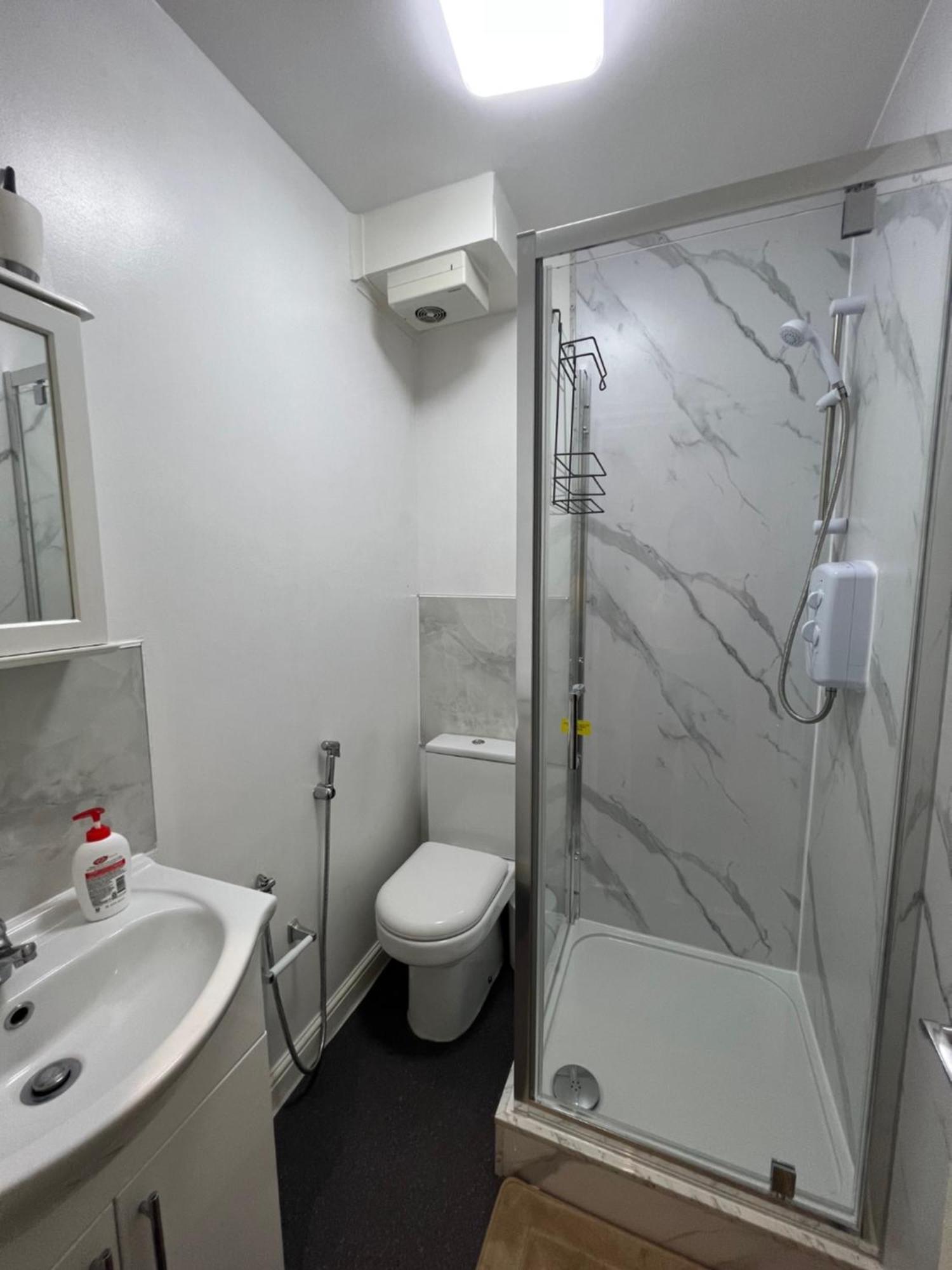 Comfy 2 Bedroom Apartments - Finchley Road, Londen Buitenkant foto